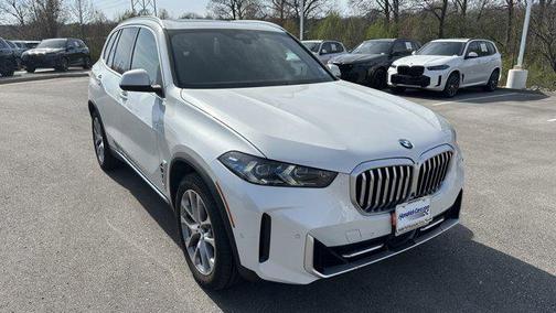 Mineral White Metallic 2025 BMW X5 xDrive40i