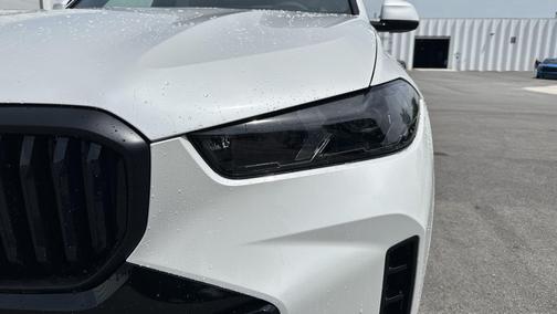Mineral White Metallic 2026 BMW X5 PHEV xDrive50e