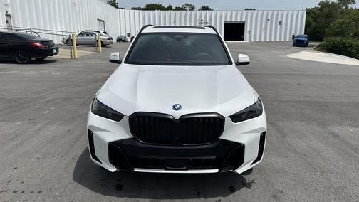 Mineral White Metallic 2026 BMW X5 PHEV xDrive50e