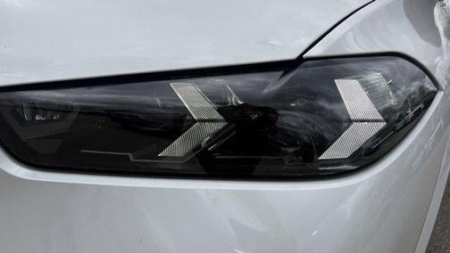 Mineral White Metallic 2025 BMW X5 M60i