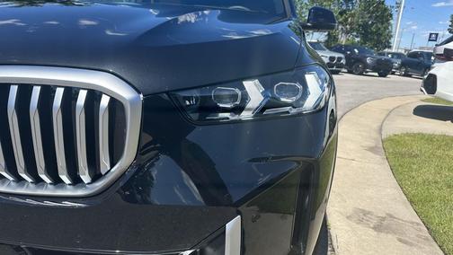 Black Sapphire Metallic 2026 BMW X5 PHEV xDrive50e