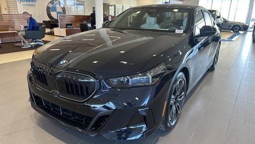 Carbon Black Metallic 2026 BMW 530 xDrive