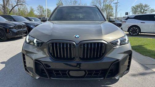 Manhattan Green Metallic 2026 BMW X5 xDrive40i