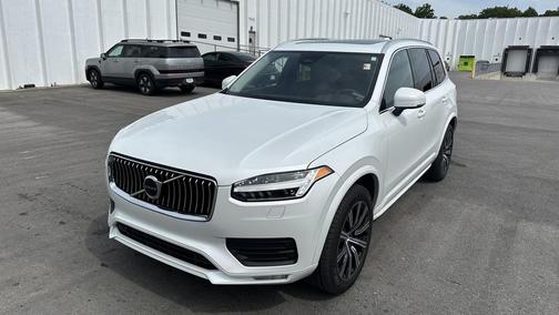 Crystal White Metallic 2023 Volvo XC90 B5 Core
