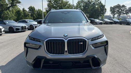 2025 BMW X7 M60i