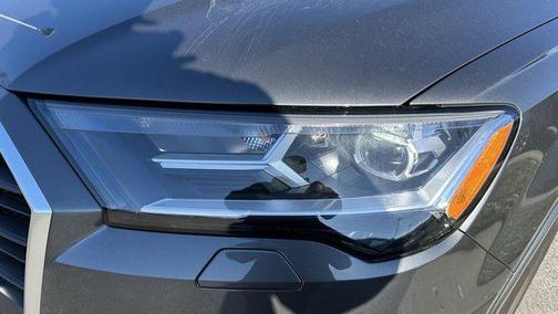 2023 Audi Q7 45 Premium Plus