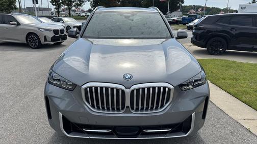 Skyscraper Grey Metallic 2026 BMW X5 PHEV xDrive50e