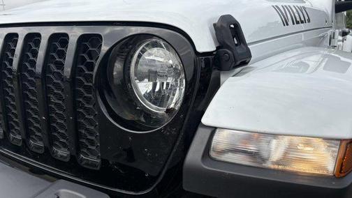 2022 Jeep Gladiator Sport