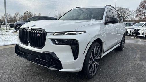 2025 BMW X7 M60i