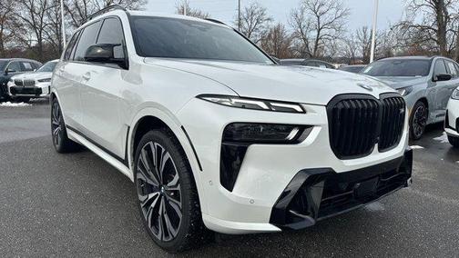 2025 BMW X7 M60i