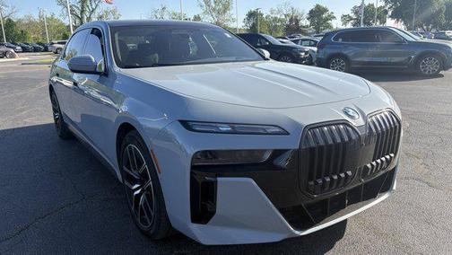 Brooklyn Grey Metallic 2023 BMW i7 xDrive60