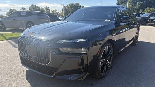 2025 BMW 740 i xDrive