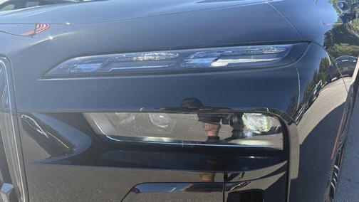 2025 BMW 740 i xDrive