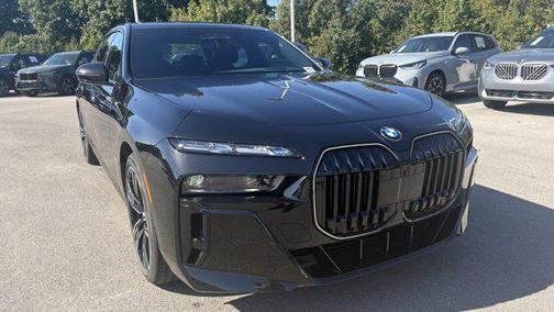 2025 BMW 740 i xDrive