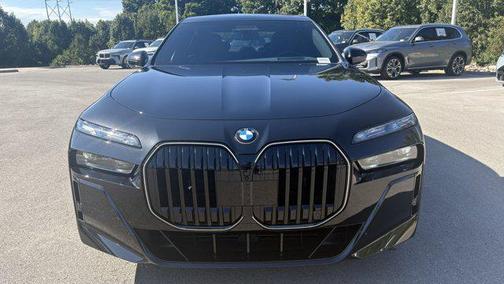 2025 BMW 740 i xDrive