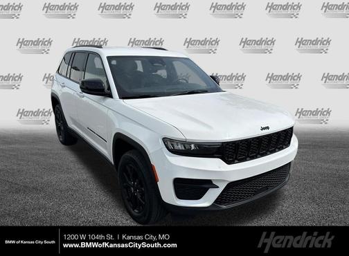 Bright White Clearcoat 2025 Jeep Grand Cherokee Altitude