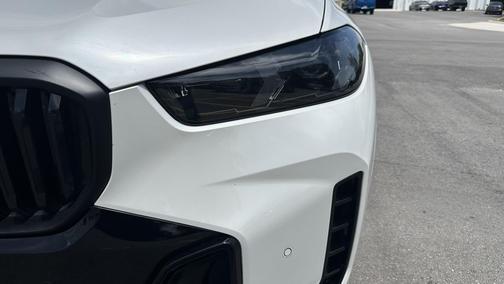 Mineral White Metallic 2026 BMW X5 PHEV xDrive50e