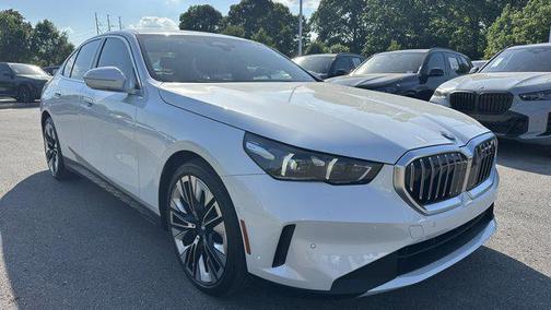 Mineral White Metallic 2024 BMW 530 xDrive