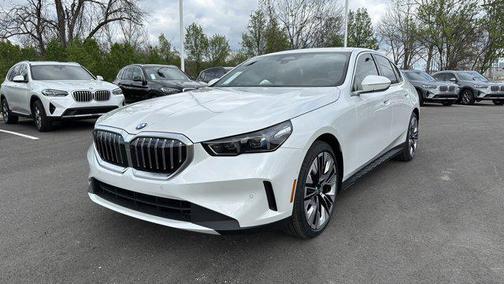 Mineral White Metallic 2024 BMW 530 xDrive