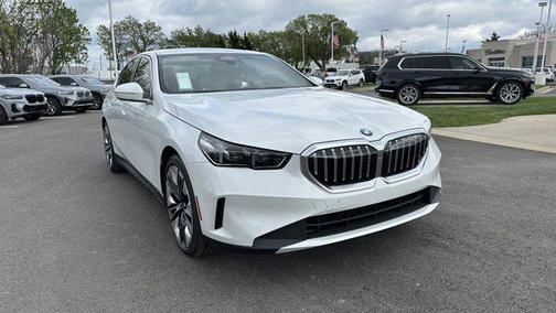 Mineral White Metallic 2024 BMW 530 xDrive
