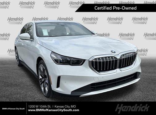 Mineral White Metallic 2024 BMW 530 xDrive