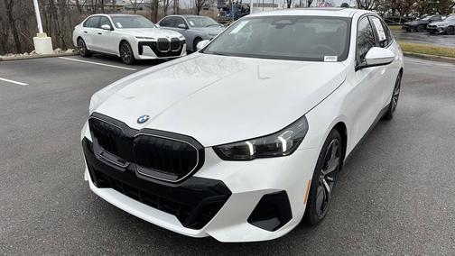 Mineral White Metallic 2026 BMW 540 xDrive