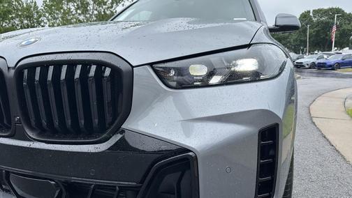 Skyscraper Grey Metallic 2026 BMW X5 xDrive40i