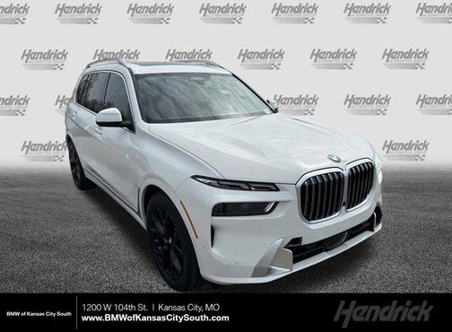 Alpine White 2026 BMW X7 xDrive40i