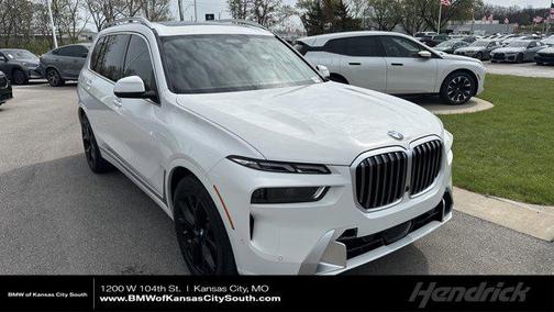 Alpine White 2026 BMW X7 xDrive40i