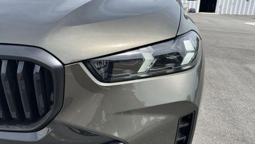 Manhattan Green Metallic 2026 BMW X5 xDrive40i