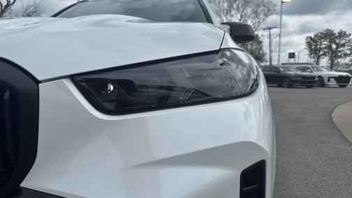 Mineral White Metallic 2026 BMW X5 M60i