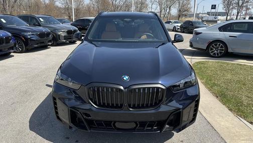 Carbon Black Metallic 2026 BMW X5 xDrive40i