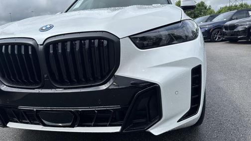Mineral White Metallic 2026 BMW X5 PHEV xDrive50e