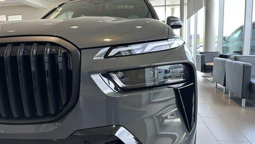 Dravit Grey Metallic 2026 BMW X7 xDrive40i