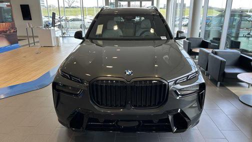 Dravit Grey Metallic 2026 BMW X7 xDrive40i