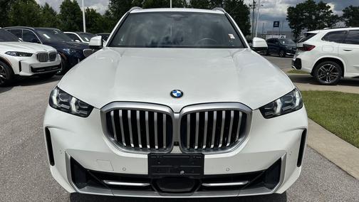 Mineral White Metallic 2024 BMW X5 xDrive40i