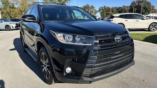 2017 Toyota Highlander SE