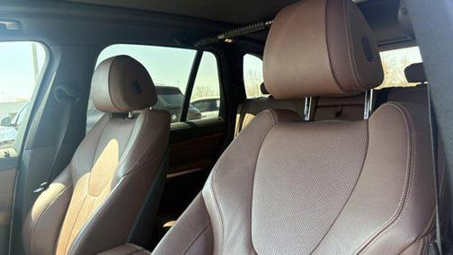 Mineral White Metallic 2019 BMW X5 xDrive40i