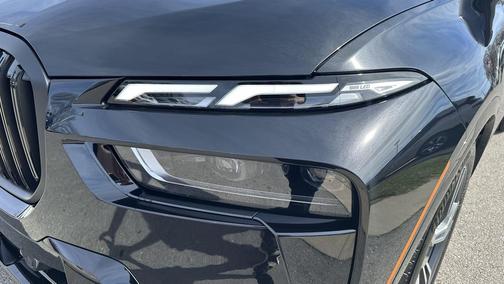 Black Sapphire Metallic 2026 BMW X7 xDrive40i
