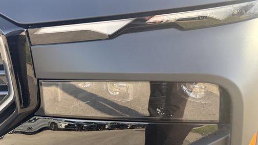 Mineral White Metallic 2023 BMW XM Sports Activity Vehicle