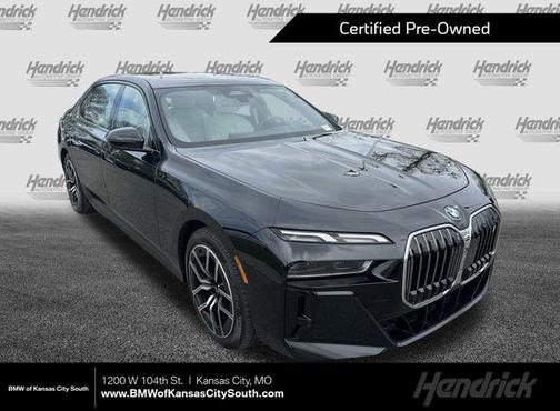 Black Sapphire Metallic 2025 BMW i7 xDrive60