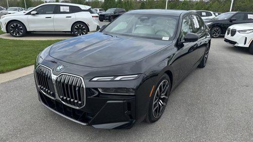 Black Sapphire Metallic 2025 BMW i7 xDrive60