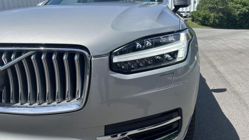 Silver Dawn Metallic 2023 Volvo XC90 B6 Plus 6-Seater