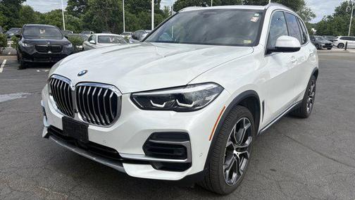 Mineral White Metallic 2022 BMW X5 xDrive40i