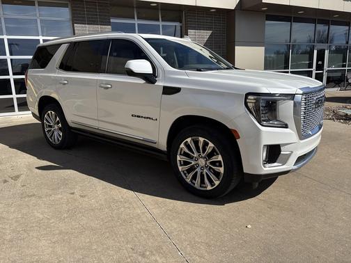 White Frost Tricoat 2023 GMC Yukon Denali