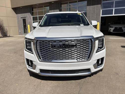 White Frost Tricoat 2023 GMC Yukon Denali