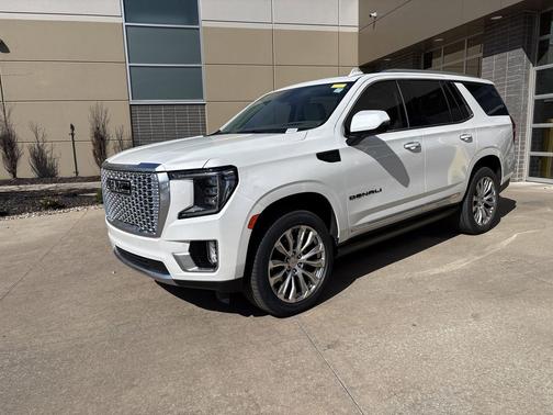 White Frost Tricoat 2023 GMC Yukon Denali