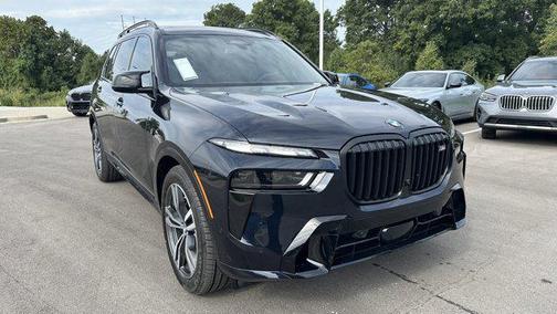 2025 BMW X7 M60i