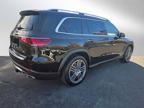 2025 Mercedes-Benz GLS 450 