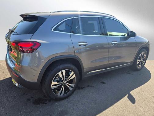 2025 Mercedes-Benz GLA 250 